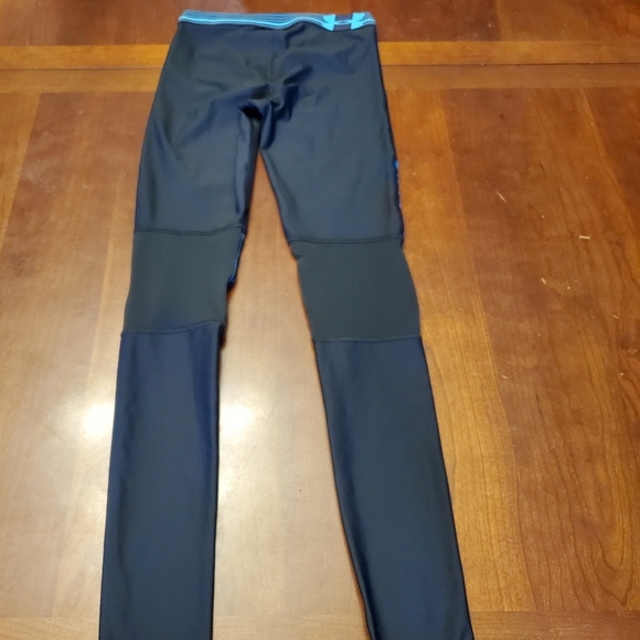 Under Armour tights size XS. - Picture 6 of 6